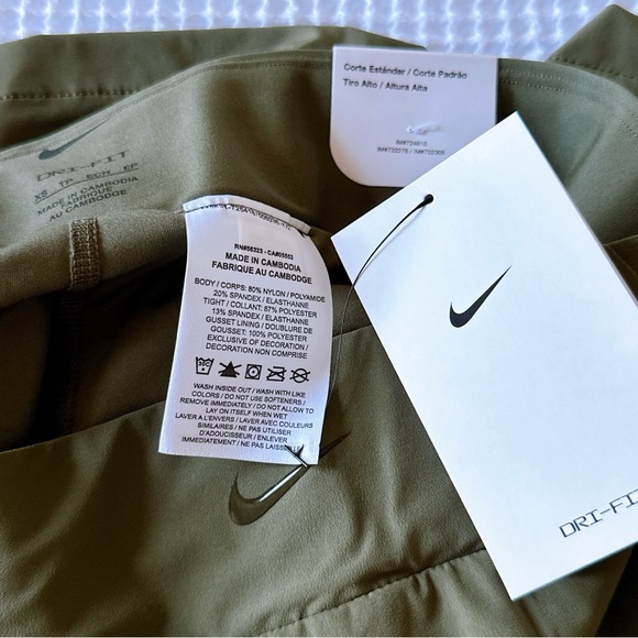NWT♥️NIKE $75 BLISS SKORT SKIRT XS ARMY GREEN 2 POCKET GOLF TENNIS WORKOUT RUN - Picture 7 of 9